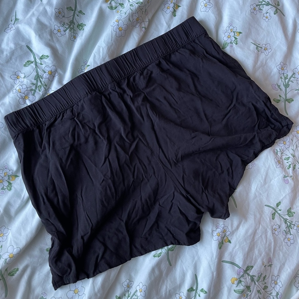 Black Loose Shorts